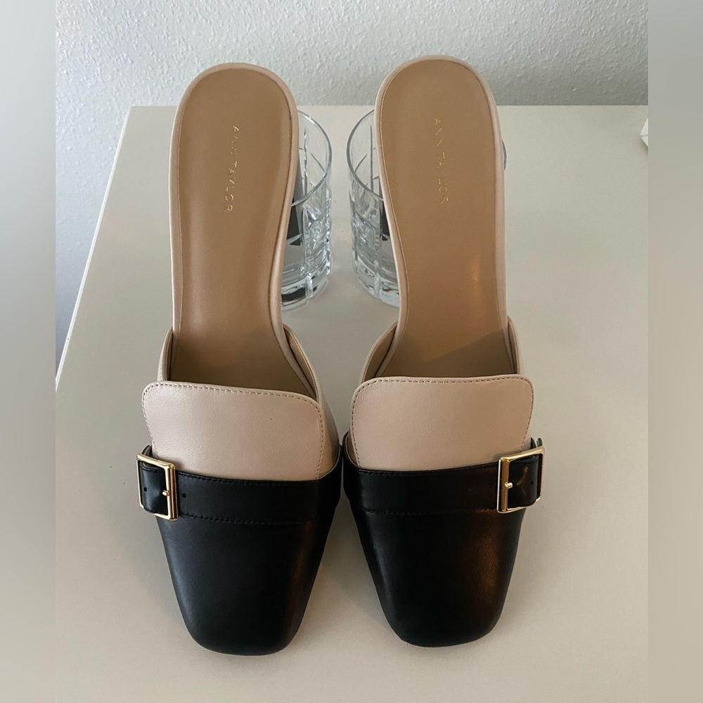 Ann Taylor Mule pumps